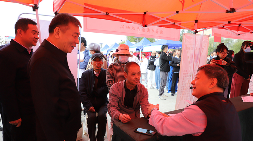 閆樹江赴青海看望慰問國家中醫醫療隊